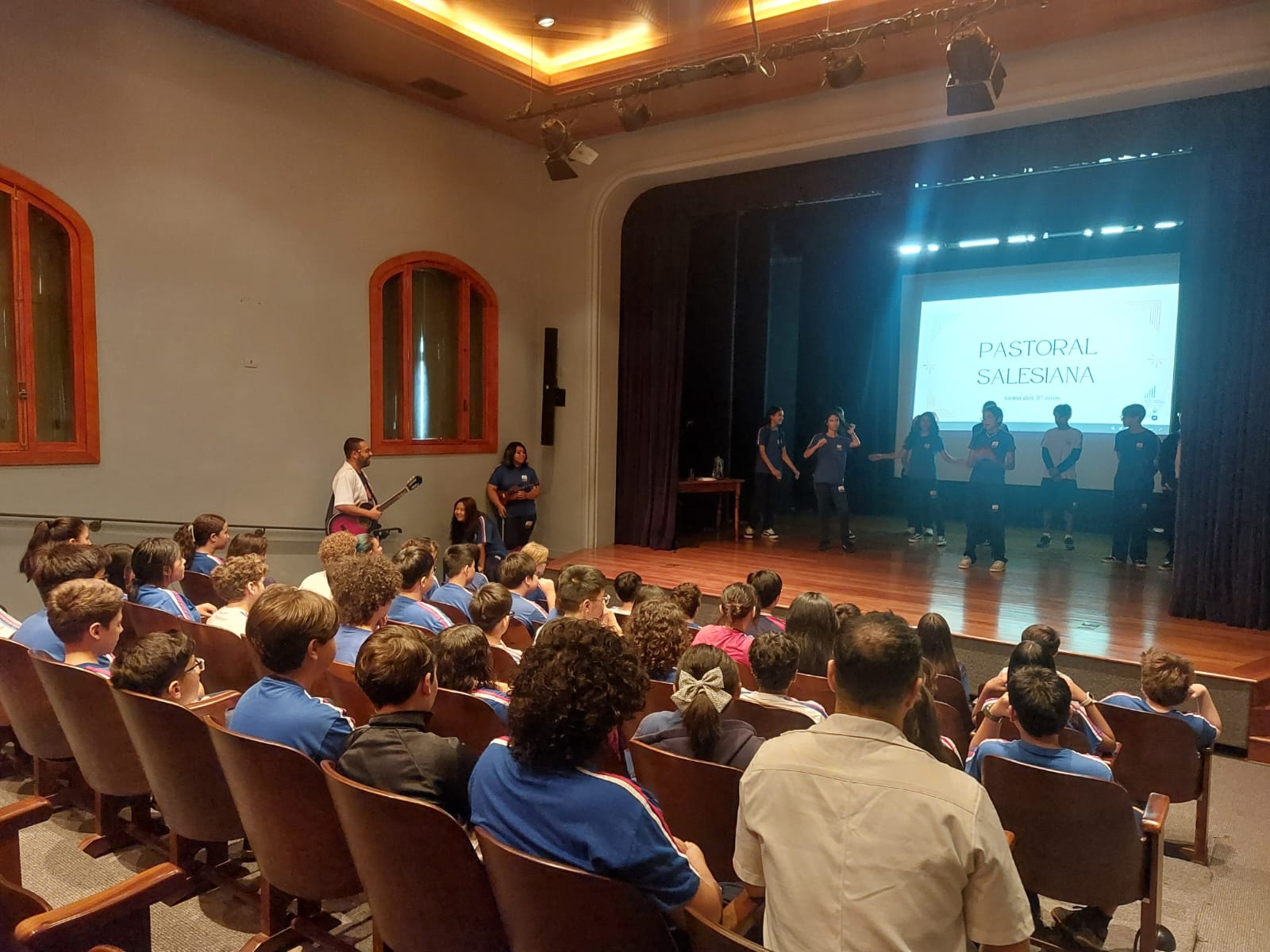 Turmas do 9º Ano fazem acolhida sobre a PJE para as turmas do 6º Ano